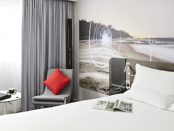 Standard Room, 1 Queen Bed with Sofa bed