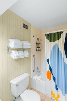 Standard Room, 2 Queen Beds, Non Smoking (Top Floor)