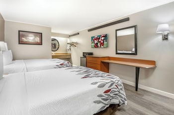 Deluxe Room, 2 Double Beds (Smoke Free)