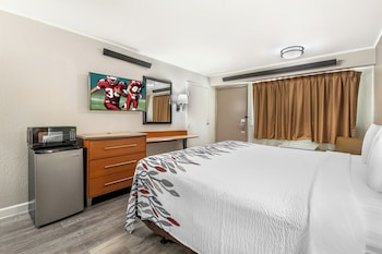 Deluxe Room, 1 King Bed (Smoke Free)