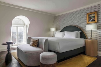 Superior Room, 1 King Bed with Sofa bed (Junior Suite King)