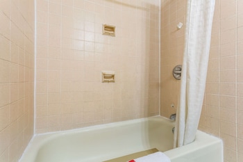 Standard Room, 2 Queen Beds, Non Smoking (1st Floor)