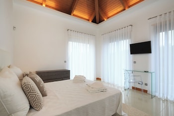 Deluxe Townhome, 2 Bedrooms, Private Pool