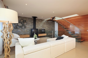 Deluxe Townhome, 2 Bedrooms, Private Pool