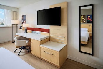 Club Room, 1 King Bed
