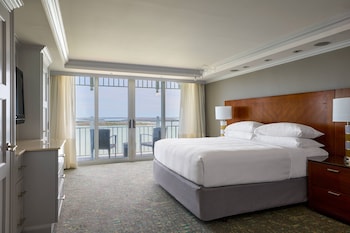 Room, 1 King Bed, Balcony, Tower (View)