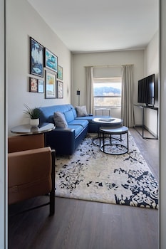 Suite, 1 King Bed with Sofa bed