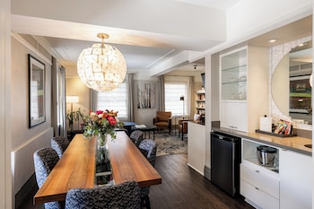 Penthouse (Suite)