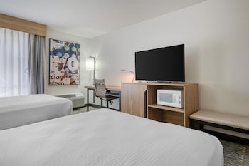 Standard Room, 2 Double Beds, Accessible, Refrigerator & Microwave (Walk-in Shower)
