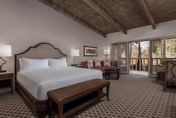 Room, 1 King Bed, Mobility Accessible, Pool View