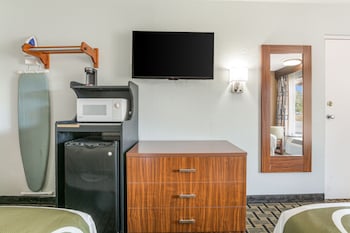 Standard Room, 2 Queen Beds, Non Smoking