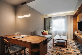 Eaton Suite (Suite with Buffet Breakfast)