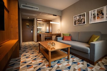 Eaton Suite (Suite with Buffet Breakfast)