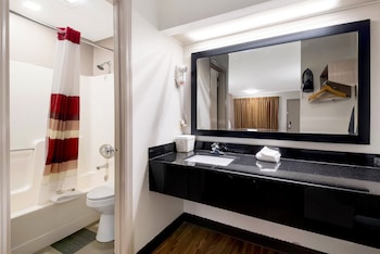Deluxe Room, 1 Queen Bed (Upper Floor, Smaller, Smoke Free)