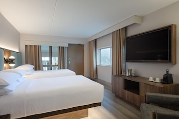 2 DOUBLE BEDS POOLSIDE - DIRECT POOL ACCESS