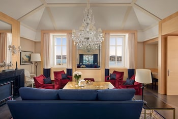 Suite (Imperial)