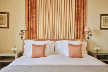 Deluxe Room Ville View
