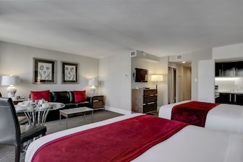 Junior Suite 2 Queen Beds with Sofa Bed
