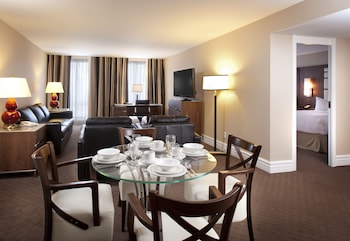 Premier Suite (King Bed)
