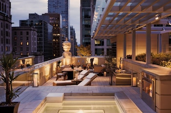 Superior King Courtyard View