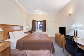 Standard Room, 1 King Bed