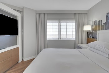Room, 1 King Bed, Accessible, Bathtub