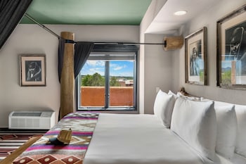 Suite, 1 King Bed (Maravilla King Kiva Suite)