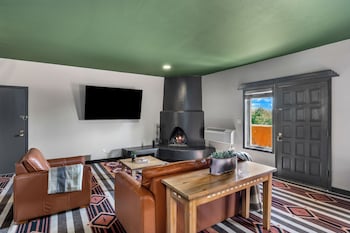 Suite, 1 King Bed (Maravilla King Kiva Suite)