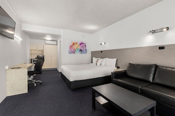 Deluxe King Room, Non-Smoking (Not Pet Friendly)