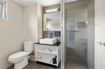 Executive Queen Room, Non-Smoking (Not Pet Friendly)