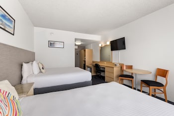 Deluxe Twin with 2 Queen Beds, Non-Smoking (Not Pet Friendly)