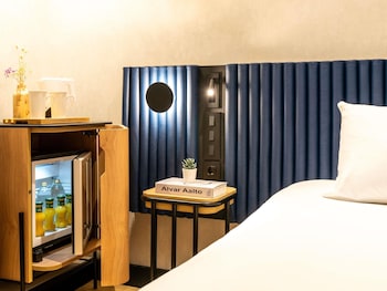 Superior Deluxe Room, 1 Queen Bed and Sofa Bed in Deluxe Building