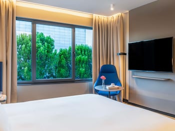Superior Deluxe Room, 1 Queen Bed and Sofa Bed in Deluxe Building