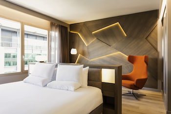 Junior Suite, 1 Queen Bed (in Plaza Building)