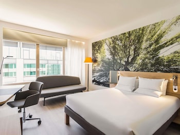 Superior Room, 1 Queen Bed (in Plaza Building)