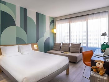 Standard Room, 1 Queen Bed with Sofa bed (in Plaza Building)