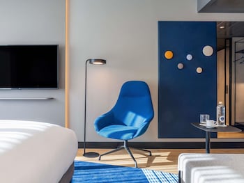 Superior Deluxe Room, 1 Queen Bed and Sofa Bed in Deluxe Building
