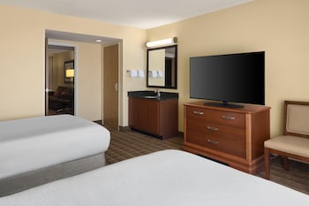 Suite, 2 Double Beds, Accessible (Mobility & Hearing, Roll-in Shower)