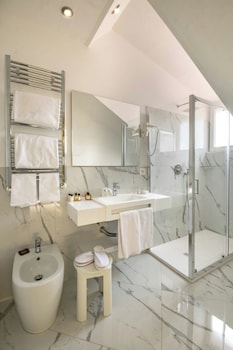 Deluxe Room, City View