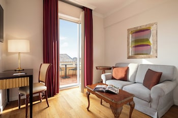 Suite, Balcony