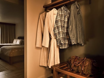 Room, 2 Queen Beds, Roll-in Shower (Roll In Shower)