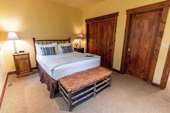 Suite (Condo)