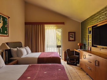 Room, 2 Queen Beds, Balcony