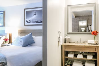 Room, 2 Queen Beds, Balcony