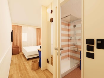 Family Room, Connecting Rooms