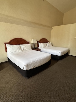 Standard Room, 2 Queen Beds, Non Smoking, Kitchenette (Dining Table;with Sofabed)
