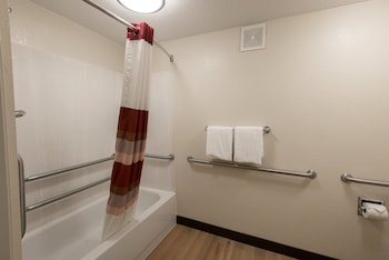 Standard Room, 1 King Bed, Accessible (Smoke Free)