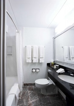 Standard Room, 1 Queen Bed