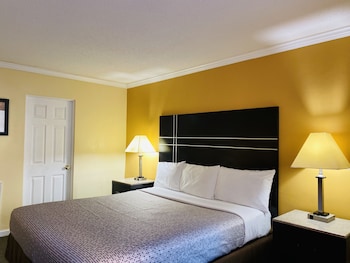 Standard Room, 1 King Bed, Non Smoking