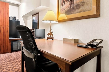 Standard Room, 1 King Bed, Accessible, Refrigerator & Microwave